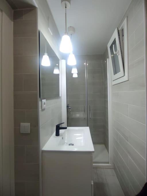 Comfortable Studio In Barrio Salamanca - Bejar มาดริด ภายนอก รูปภาพ